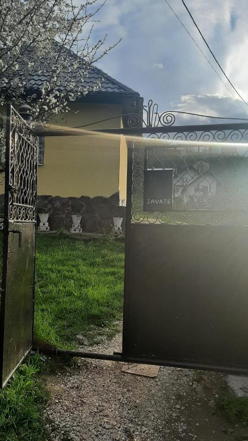 Casa In Curte La Zavate Βίλα Μπραν Εξωτερικό φωτογραφία